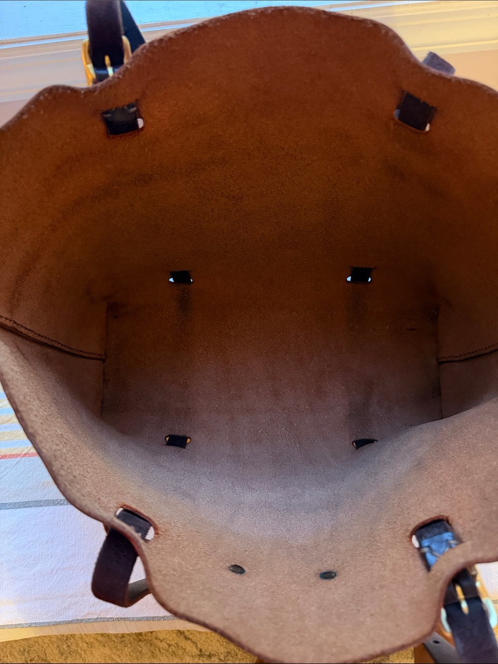 Show Stopper Leather Tote Bag in Chestnut Brown - Picture 6 of 15
